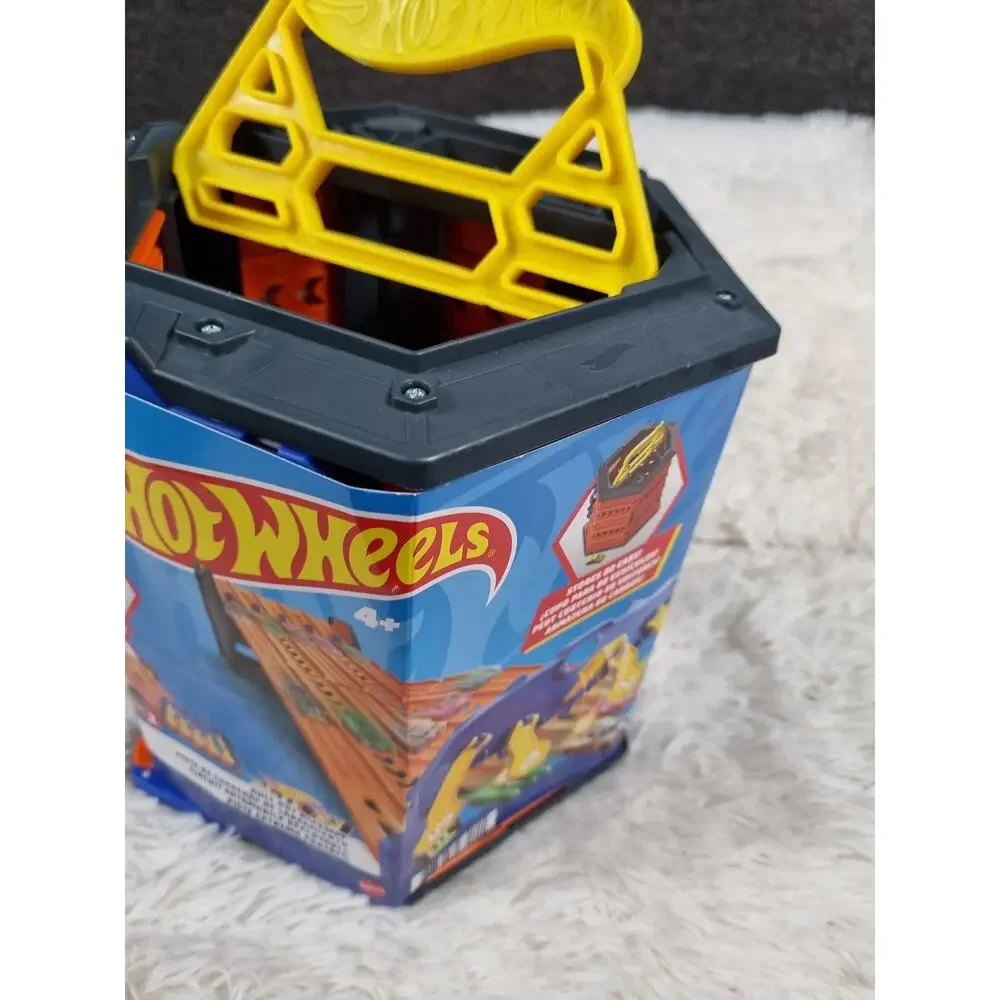 Hot Wheels Roll Out Raceway Track Set Storage Case With Car Stores 80 Cars New